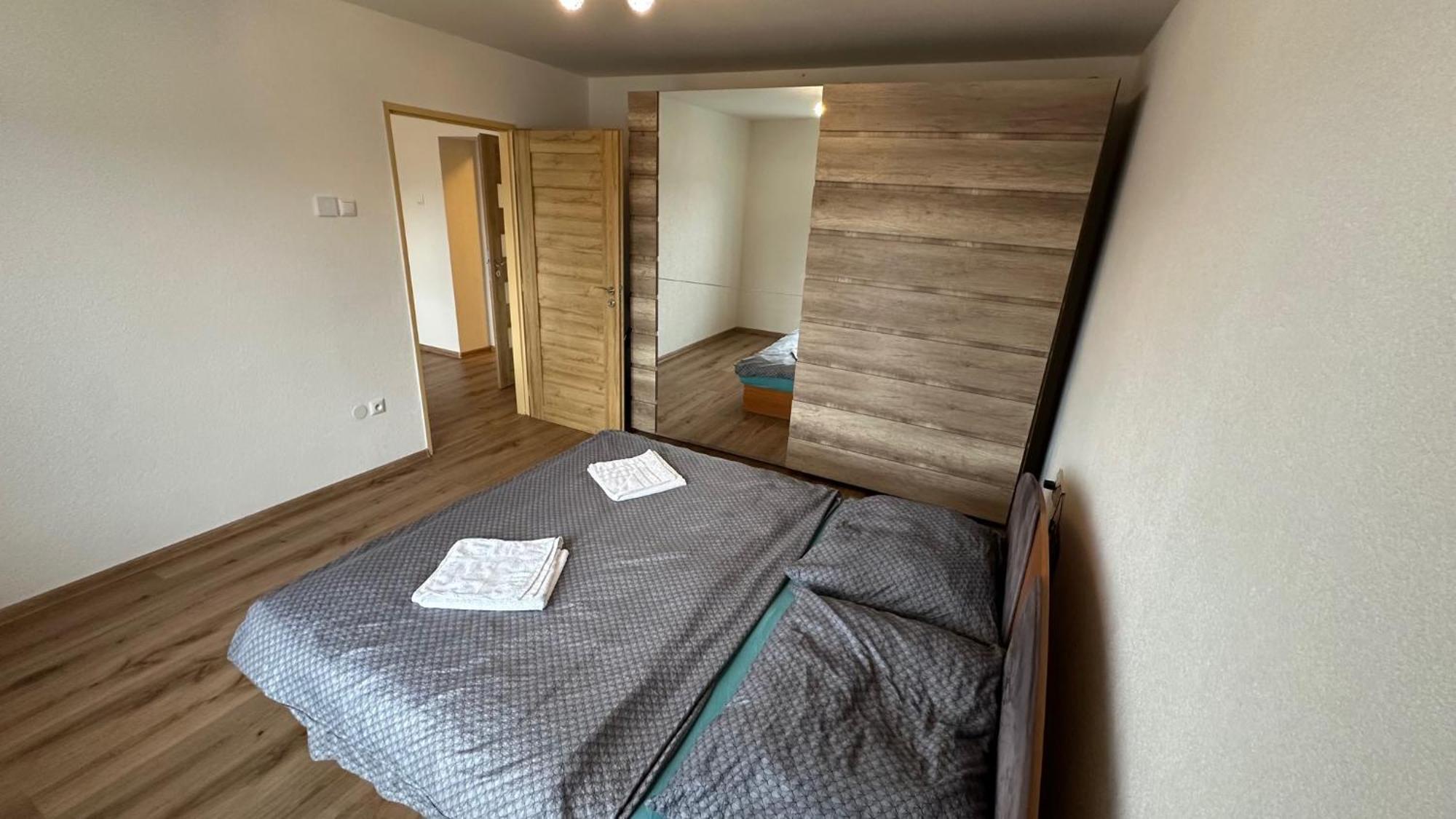 3 Room Apartment, Free Parking, Lipótszentmiklós Kültér fotó